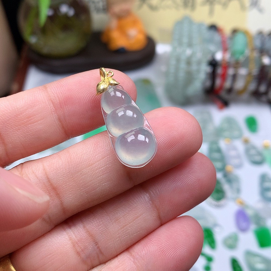 翡翠裸石18K金镶嵌缅甸天然A货翡翠冰种豆子