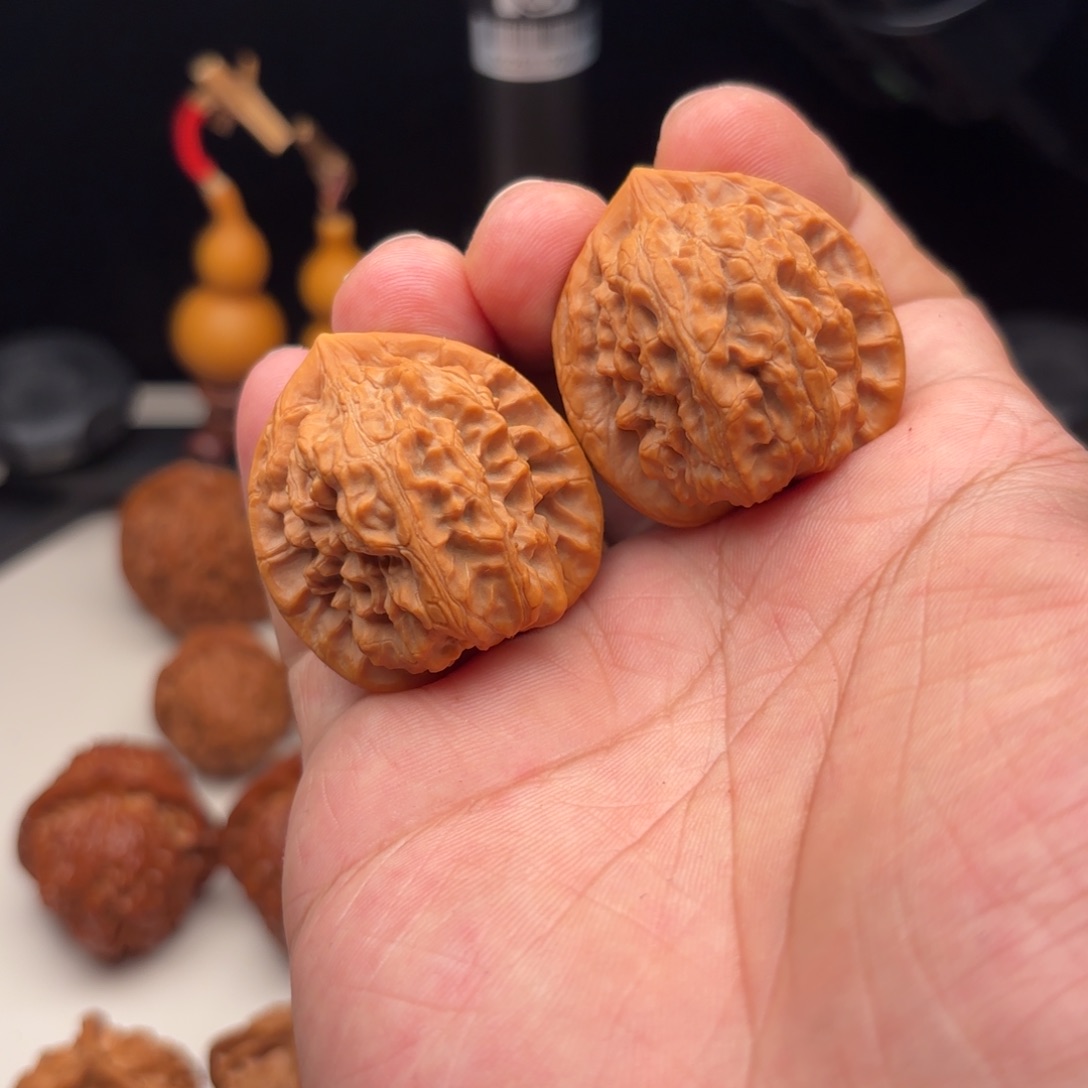 文玩核桃吊坠鸡王