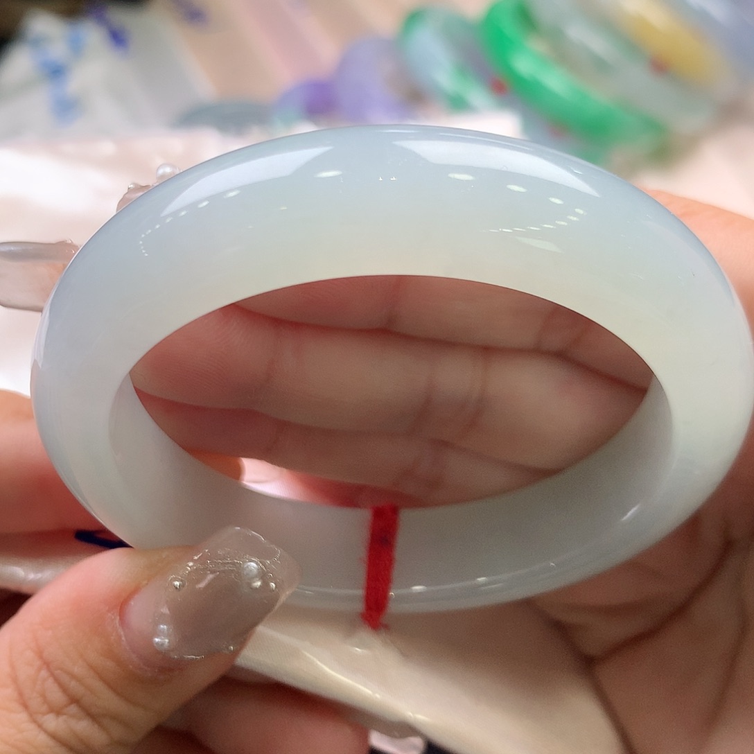 翡翠未镶嵌手镯52.7正圈