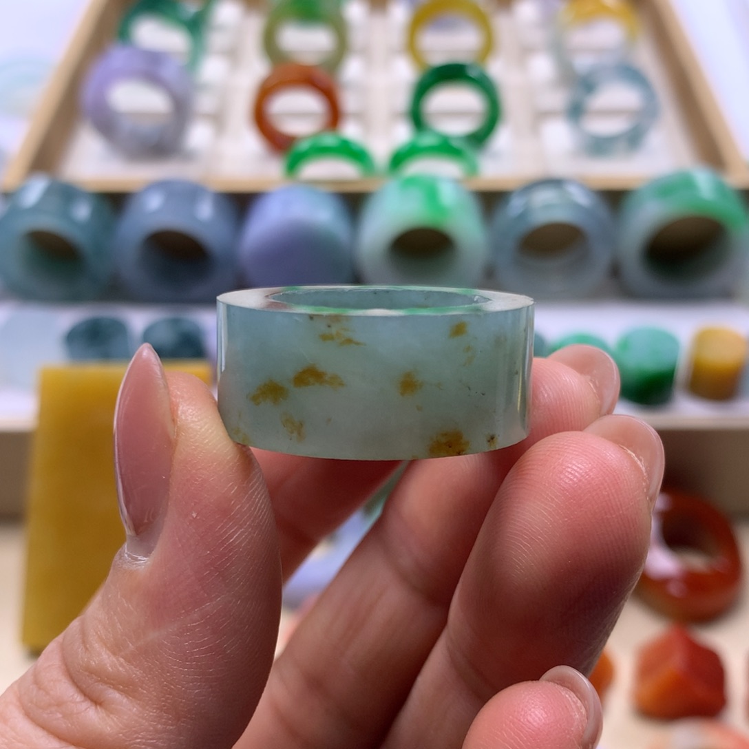 定制翡翠未镶嵌翡翠戒指