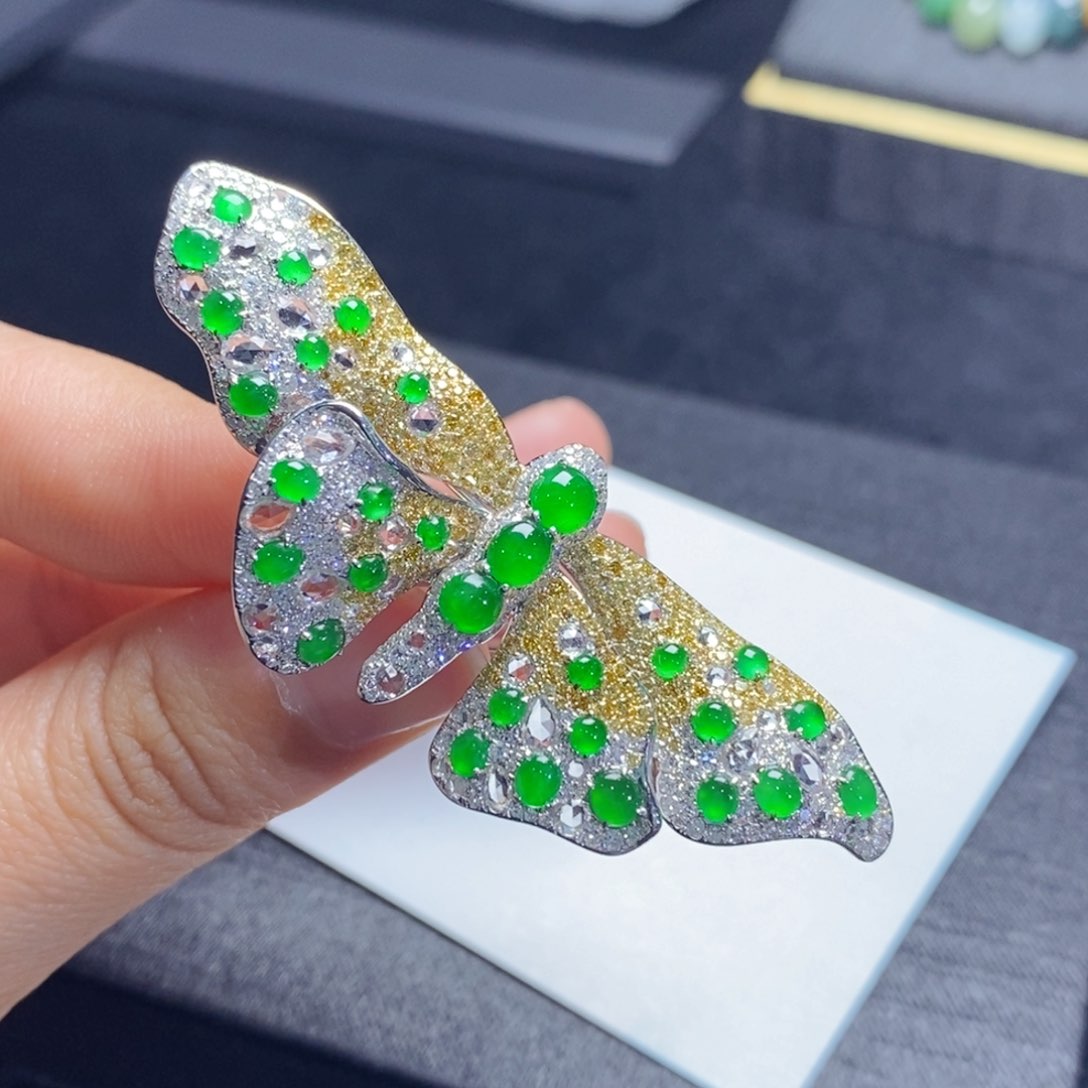 翡翠戒指18K金镶嵌设计款蝴蝶戒指，吊坠，胸针多用