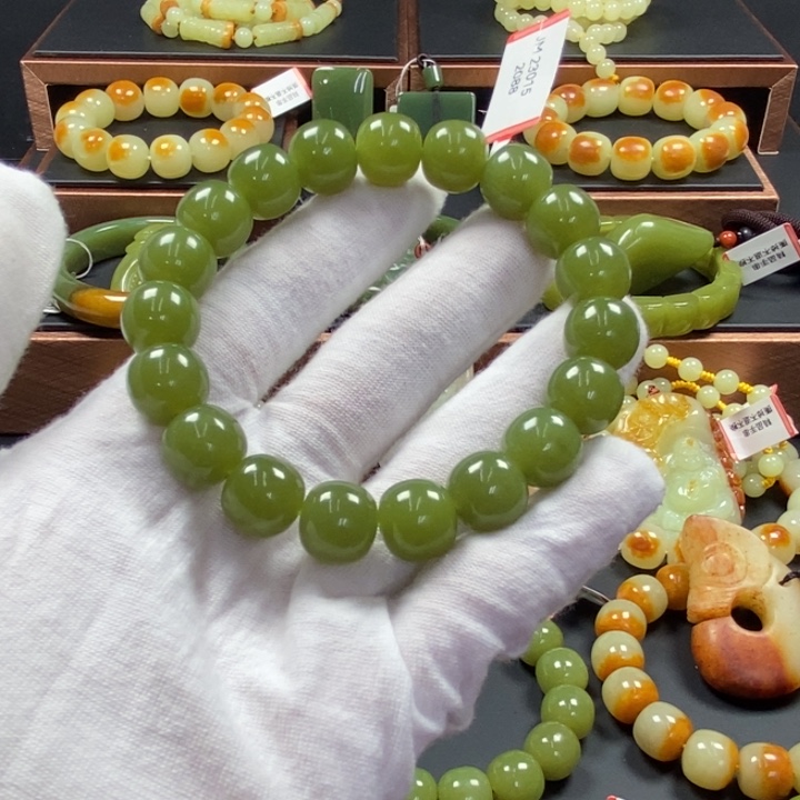 透闪石质玉未镶嵌手链