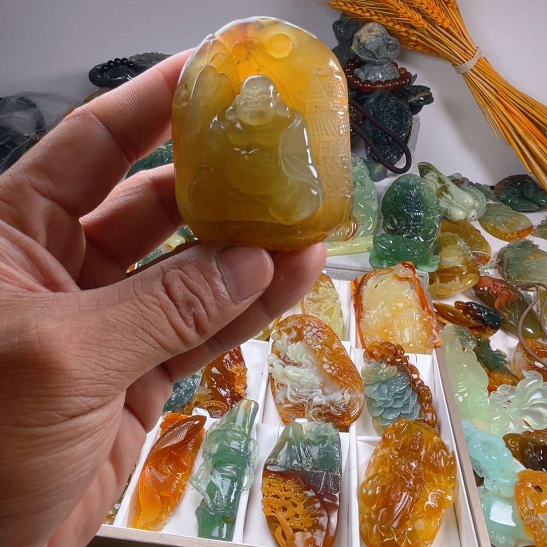 蛇纹石玉未镶嵌颈饰