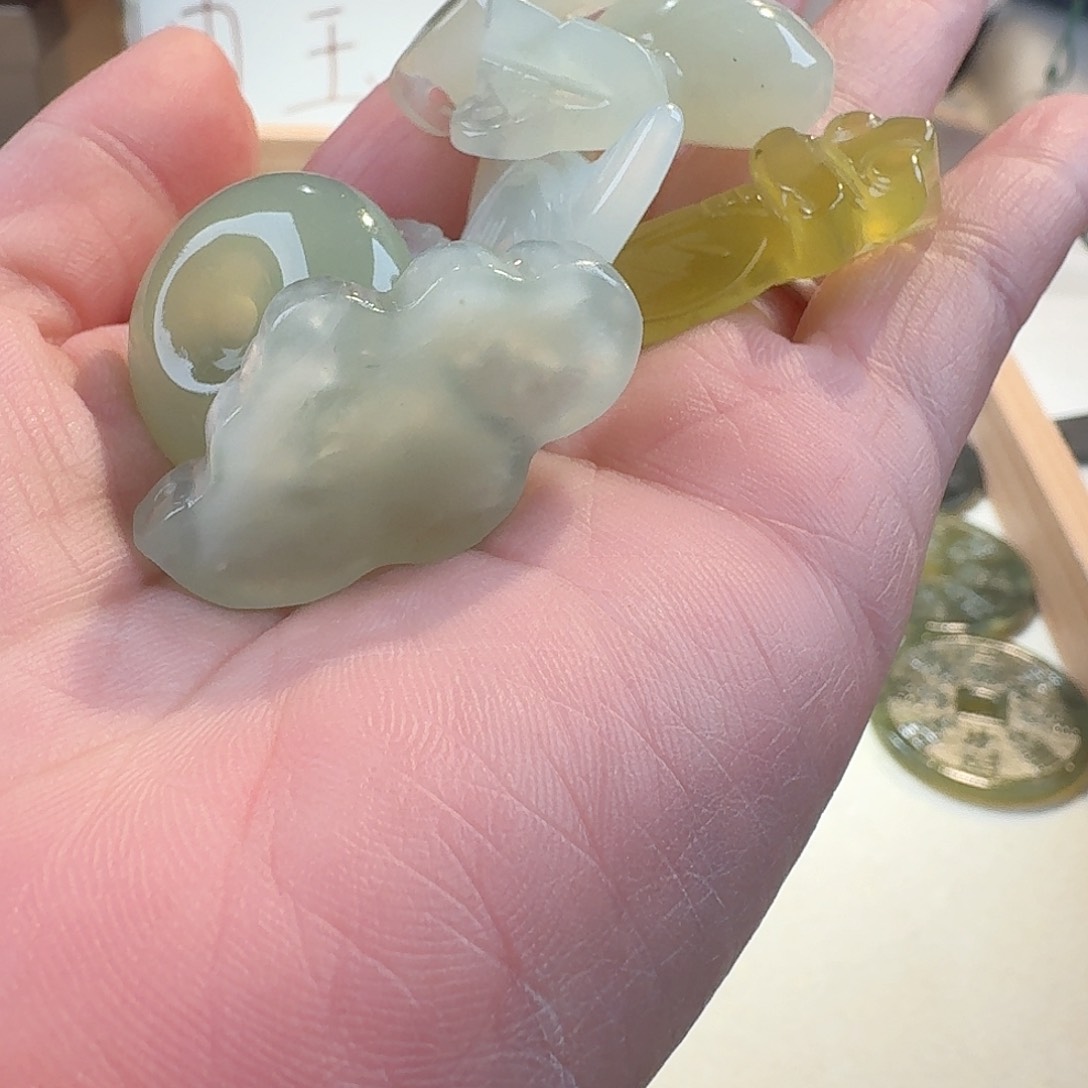 蛇纹石玉颈饰合金不退不换