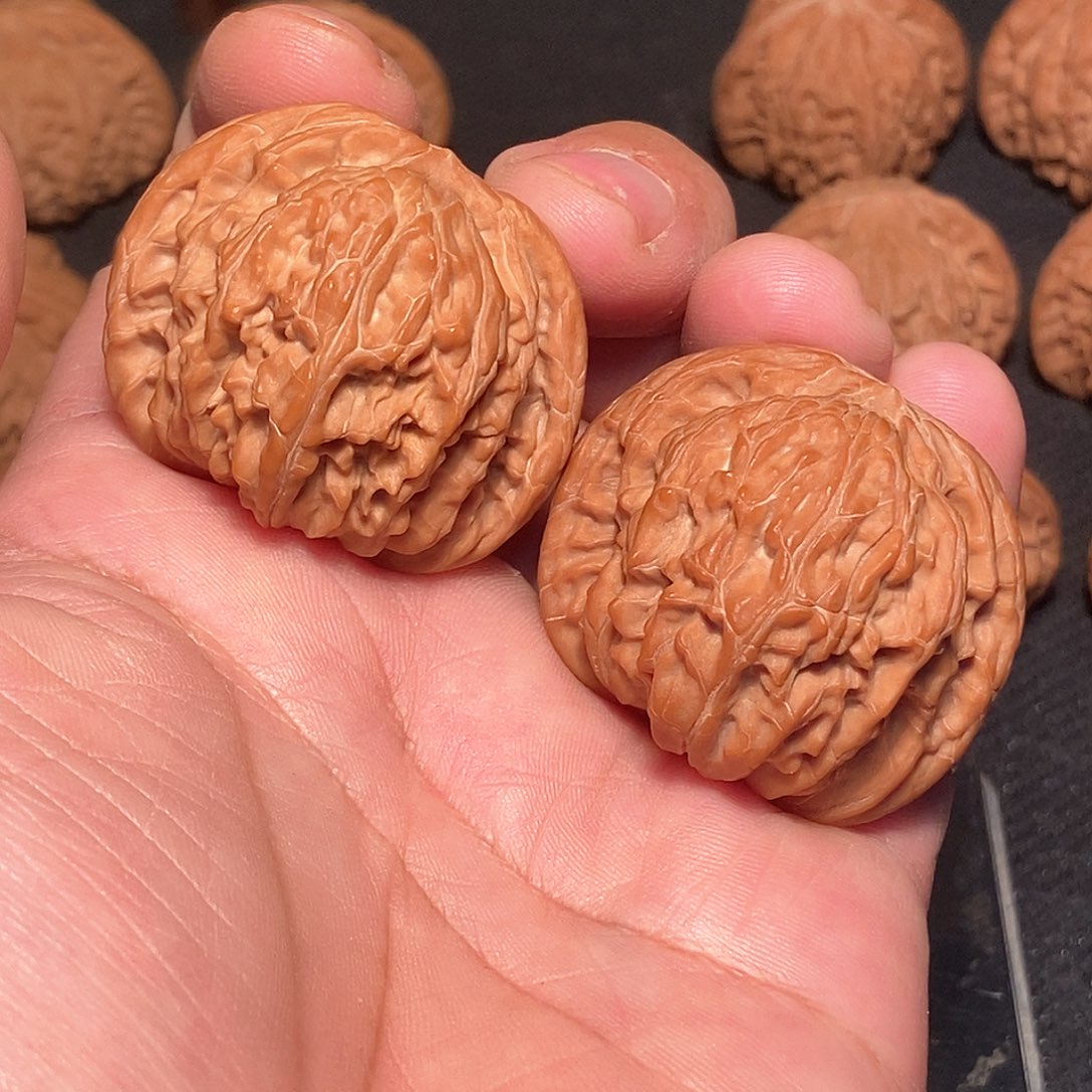 吊坠文玩核桃?*42尺，全品磨盘