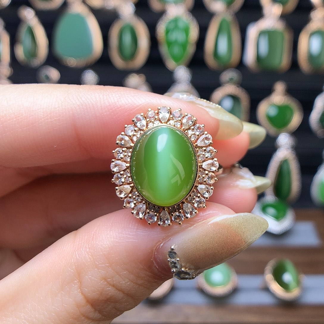 和田玉首饰18K金镶嵌