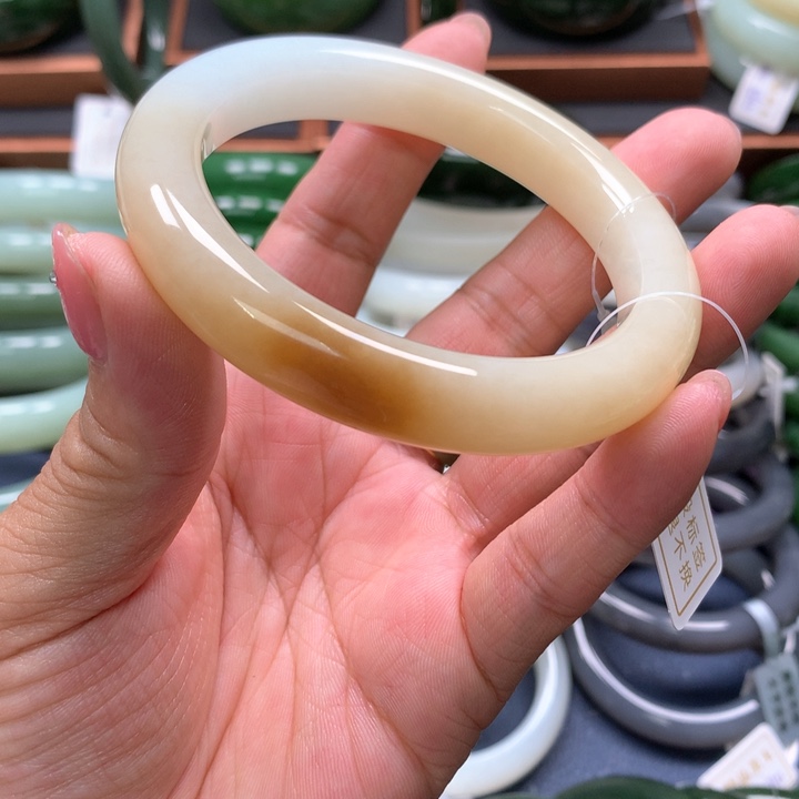 【闪购商品】未镶嵌手镯和田玉19