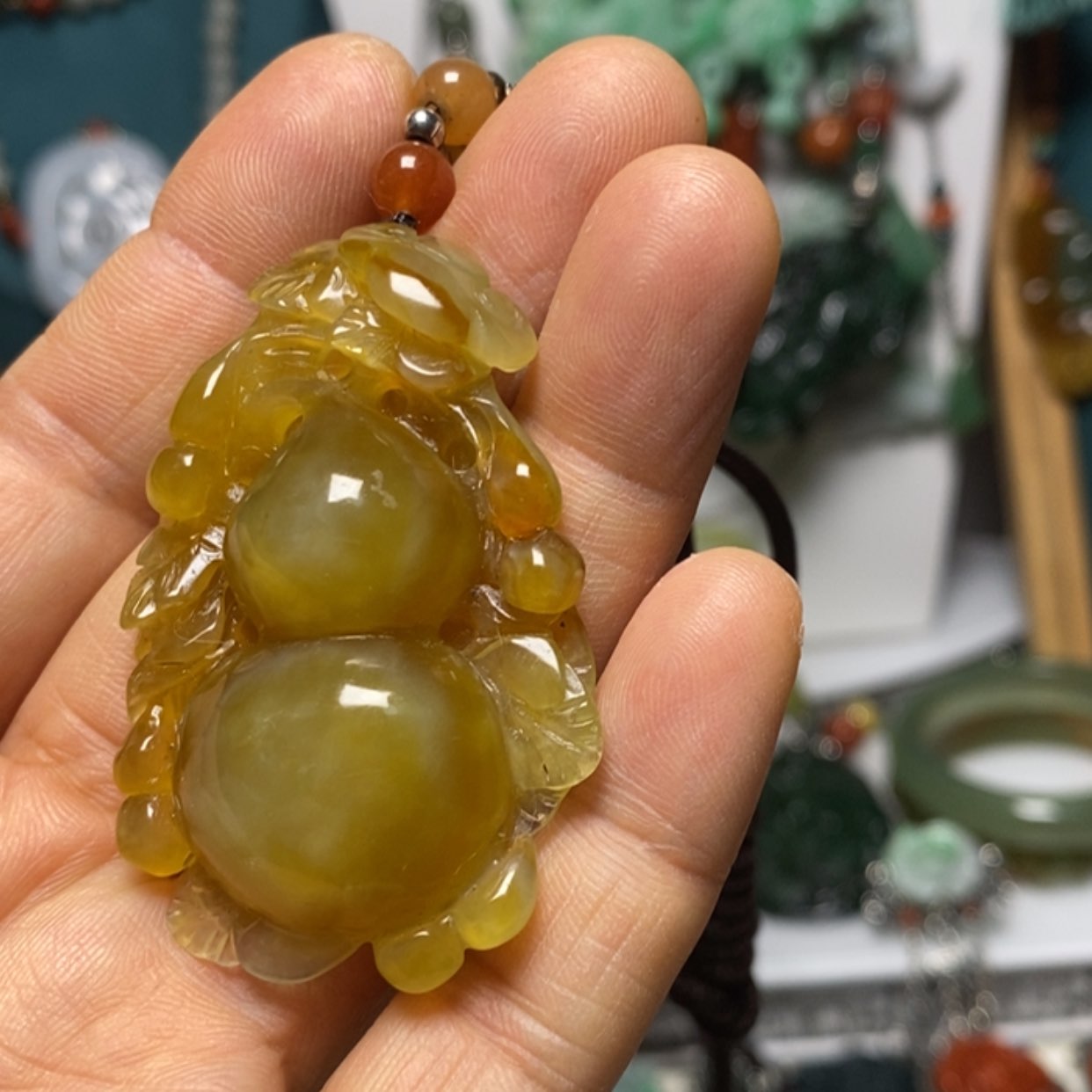 【闪购商品】蛇纹石玉未镶嵌吊坠
