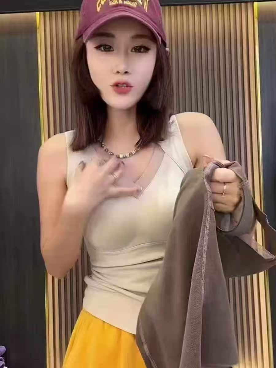 一片式秋冬打底衫背心刺绣女百搭纯色时尚性感风冬季