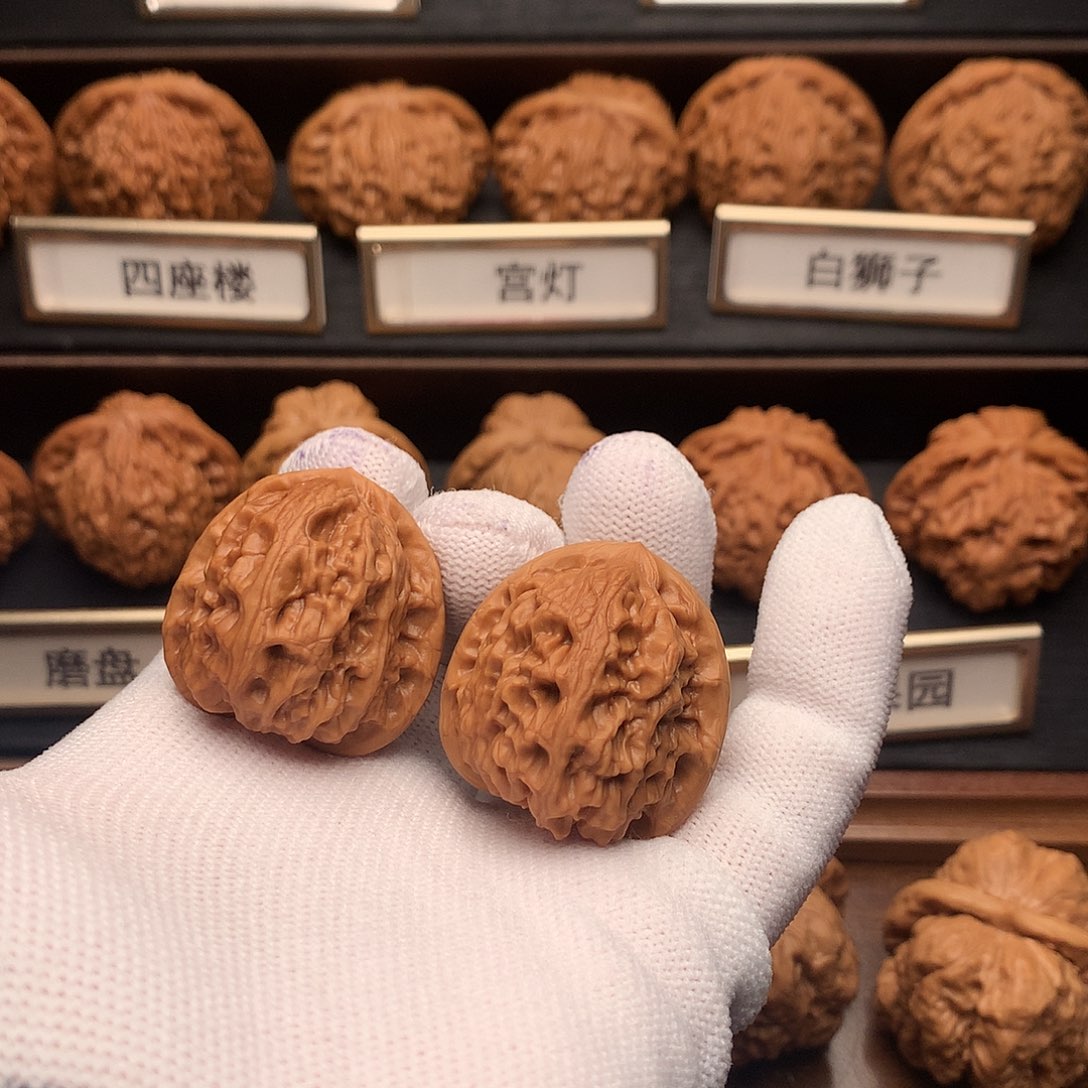 文玩核桃吊坠244号野生手捻31