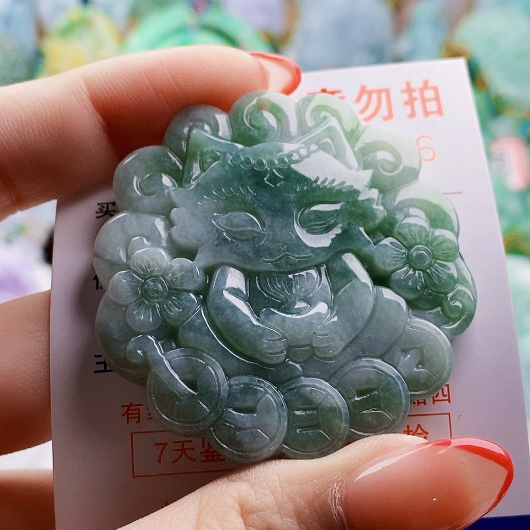 吊坠(不含链)未镶嵌翡翠