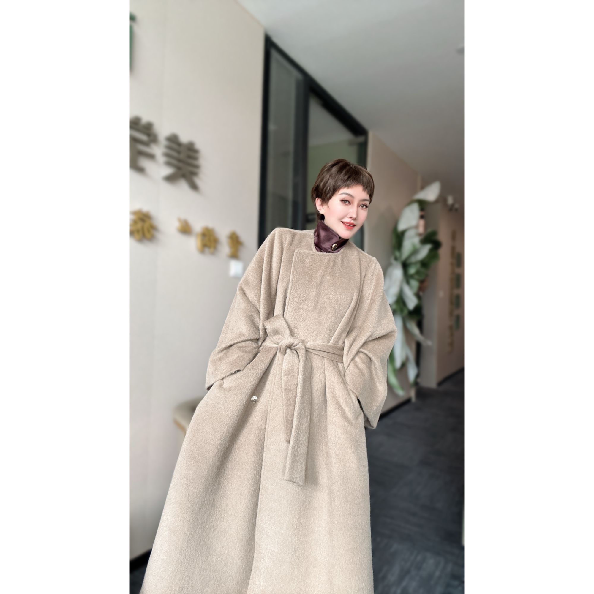 芈莱尤优—新款【穗月柔纱】高级圆领喇叭修阔版羊驼毛大衣F25-6329