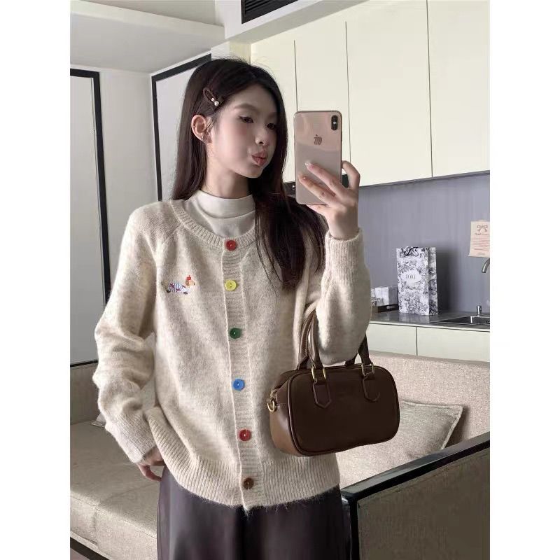 秋冬糖果针织扣子509015-3毛衣开衫小狗刺绣外套甜美百搭美式