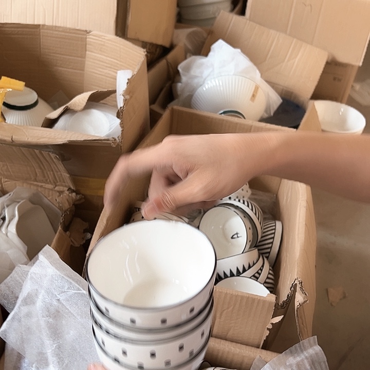 正品 赫本风4.5英寸碗6只随机发颜色介意勿拍