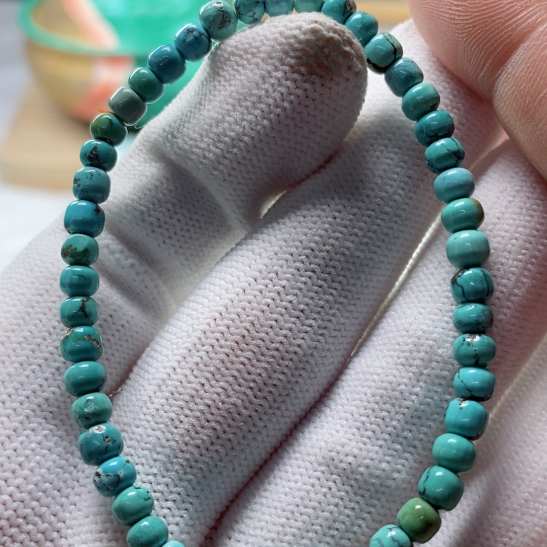 绿松石颈饰未镶嵌