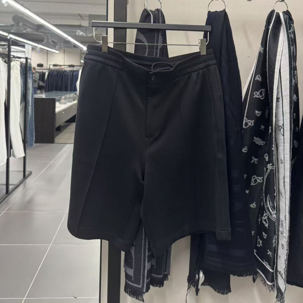 未使用 EMPORIO ARMANI/安普里奥·阿玛尼 男士短裤 不退换 