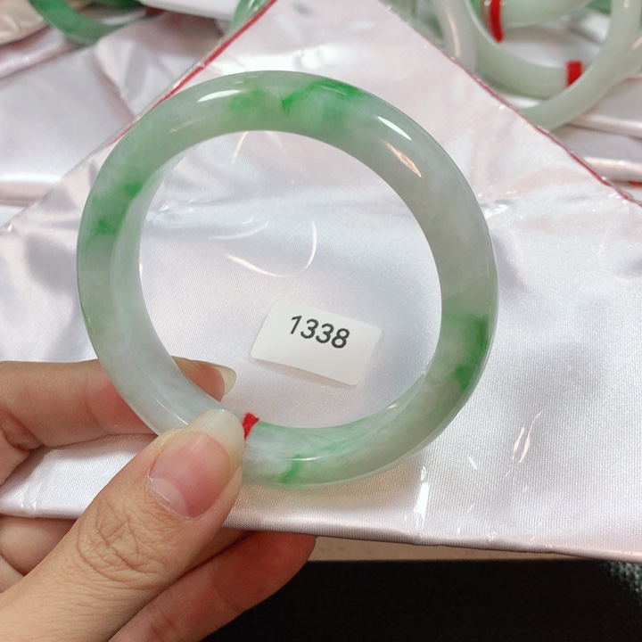翡翠手镯未镶嵌怡**莉天然翡翠手镯57