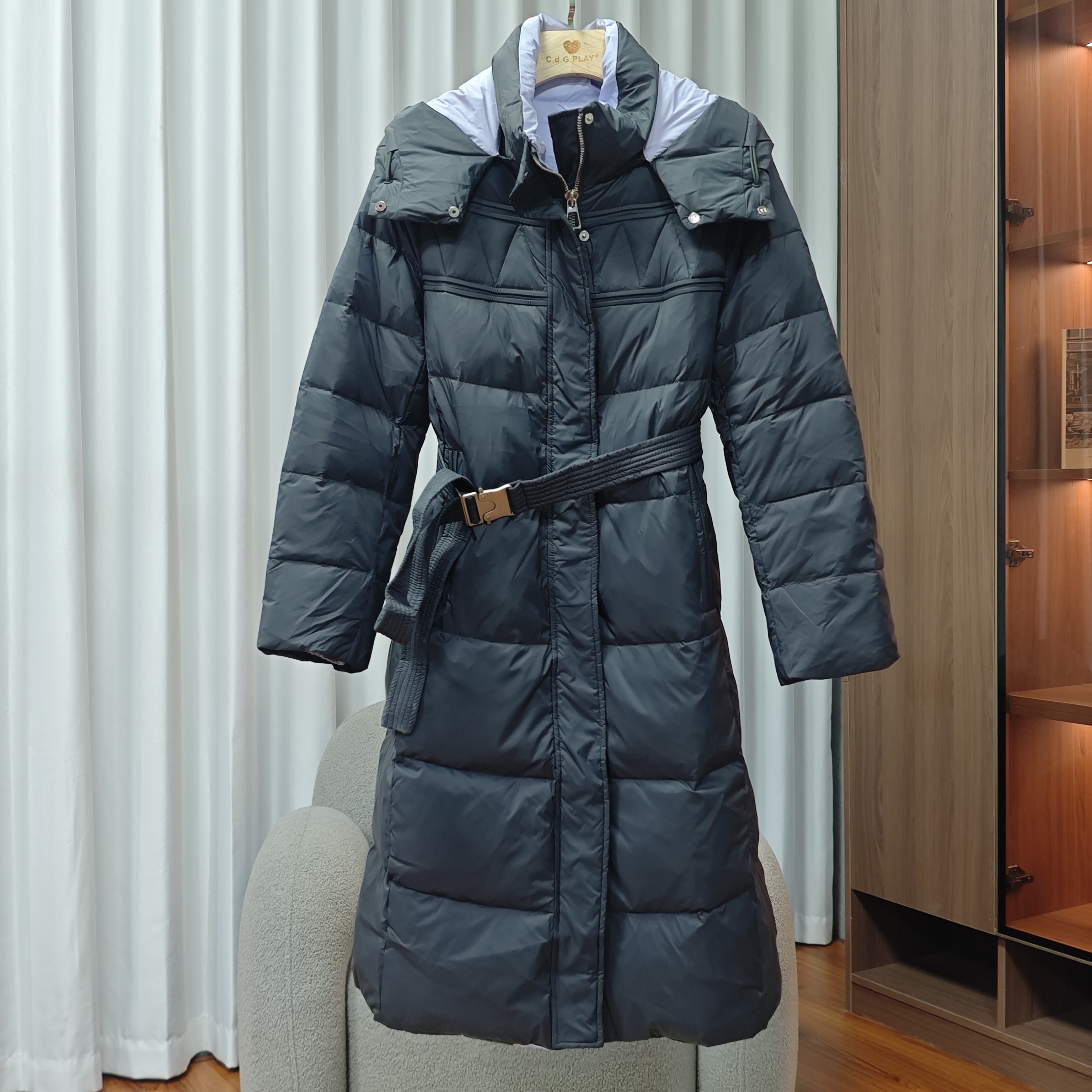 莉推荐 朗S系列 F185 女装冬立领长款羽绒服灰色8Q523Y012