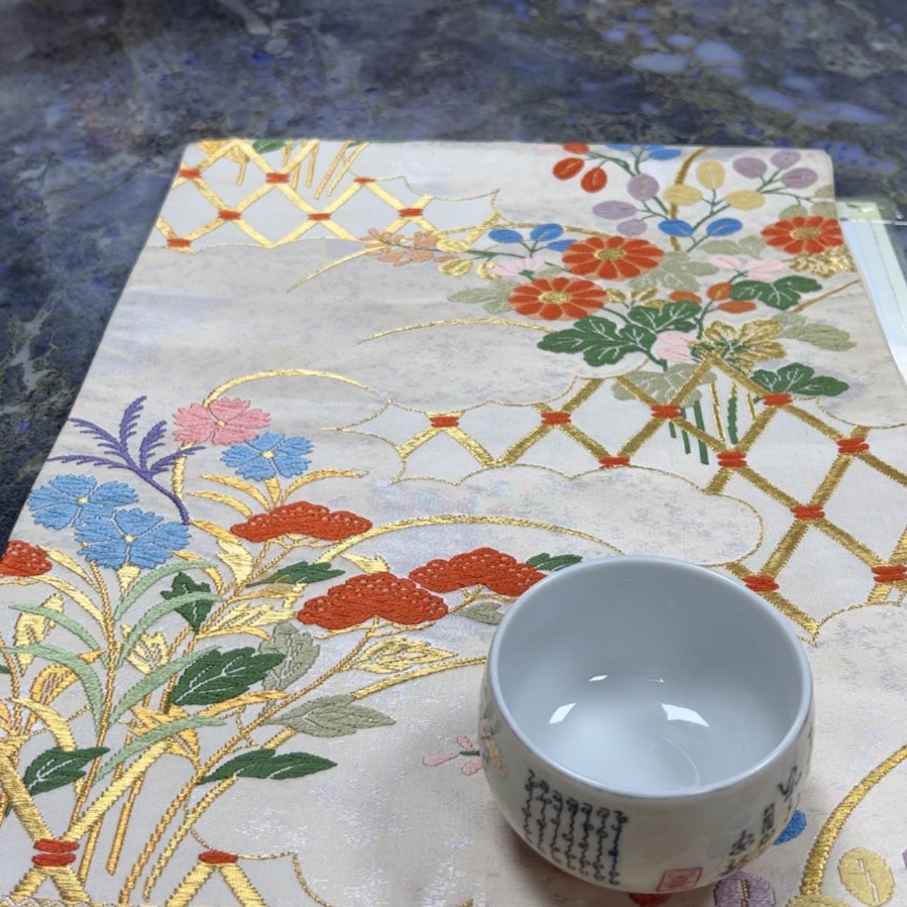 【闪购商品】小**茶陶瓷马克杯带盖勺