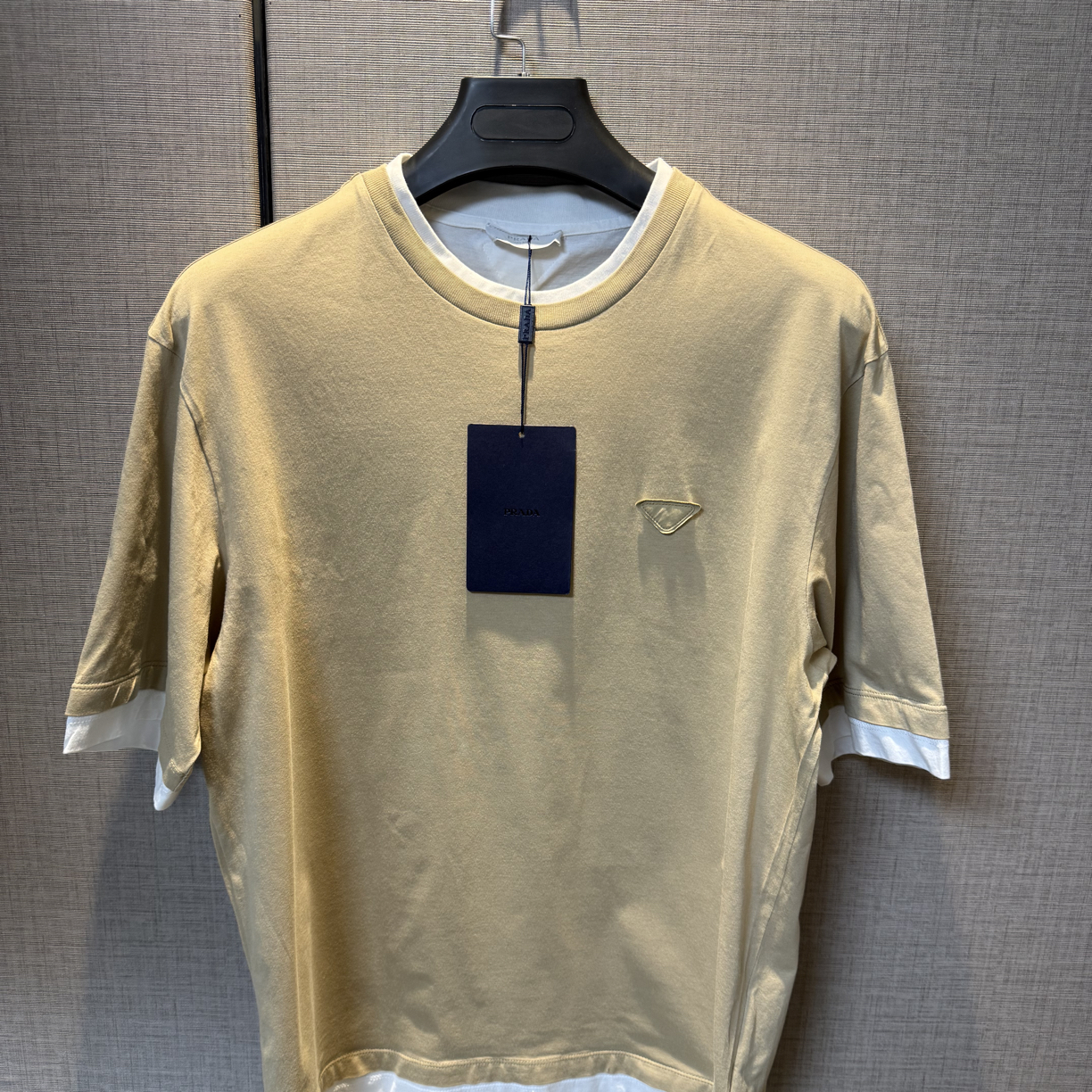 未使用 Prada/普拉达 三角钢标棕色短袖M码