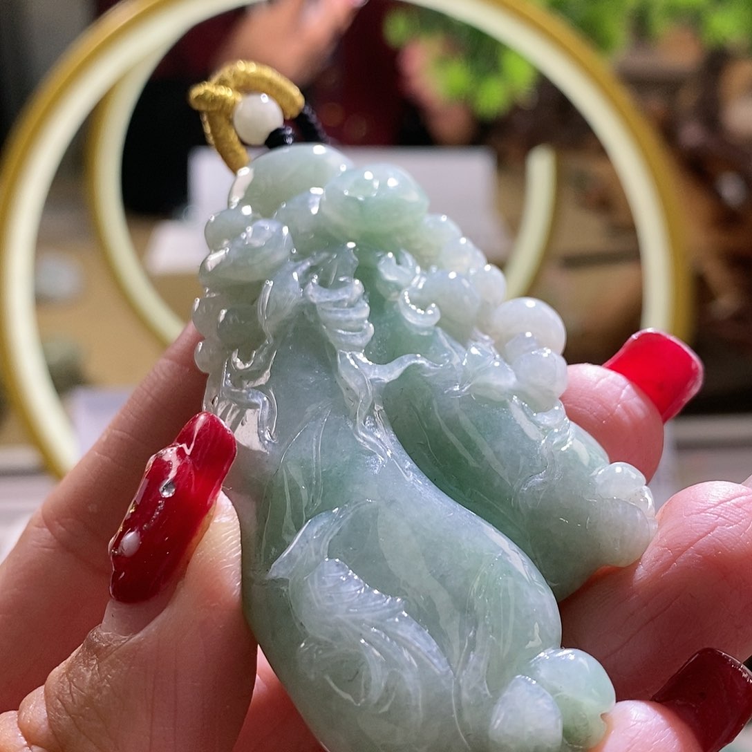 【闪购商品】翡翠颈饰未镶嵌瓜