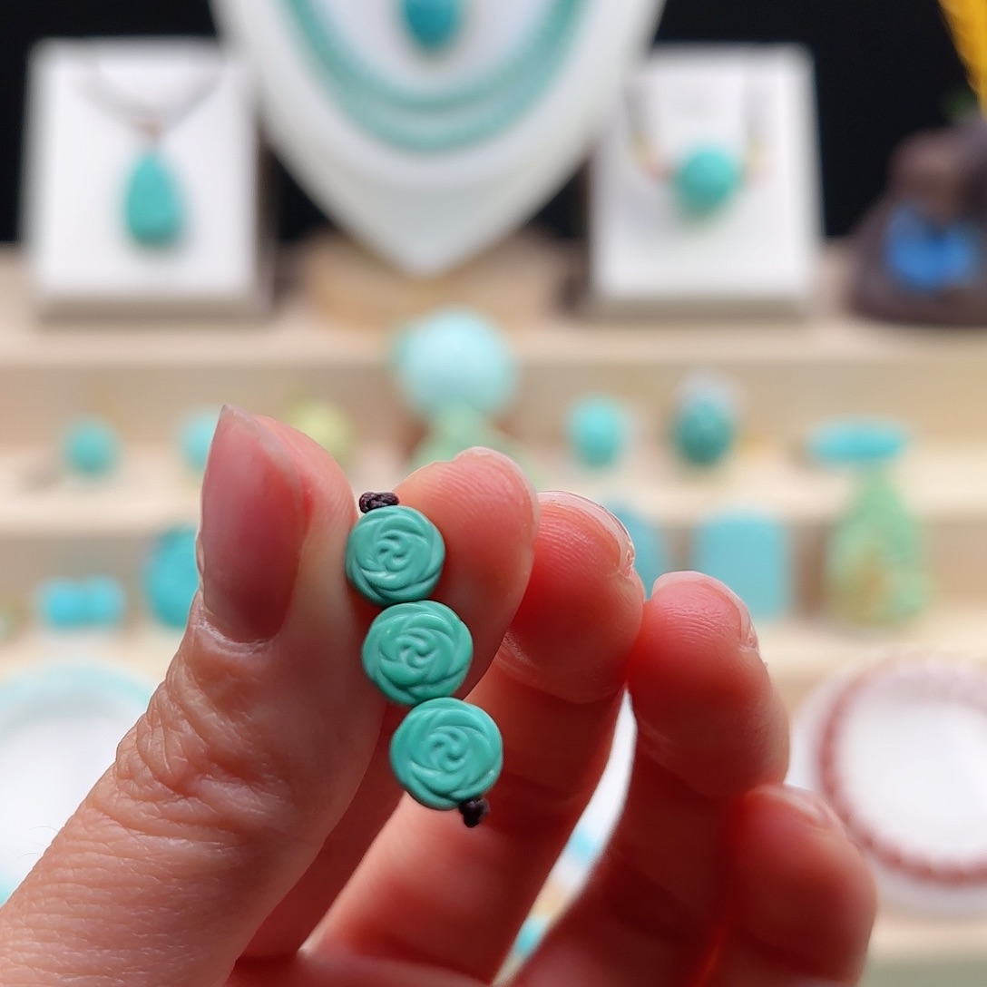 绿松石配饰未镶嵌