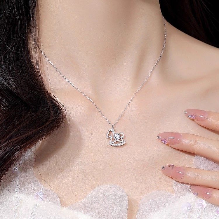 坠链均925银莫桑石 吊坠925银 时尚百搭莫桑石小马吊坠项链精致