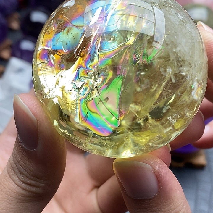 摆件未镶嵌水晶直径6厘米高品质黄水晶球