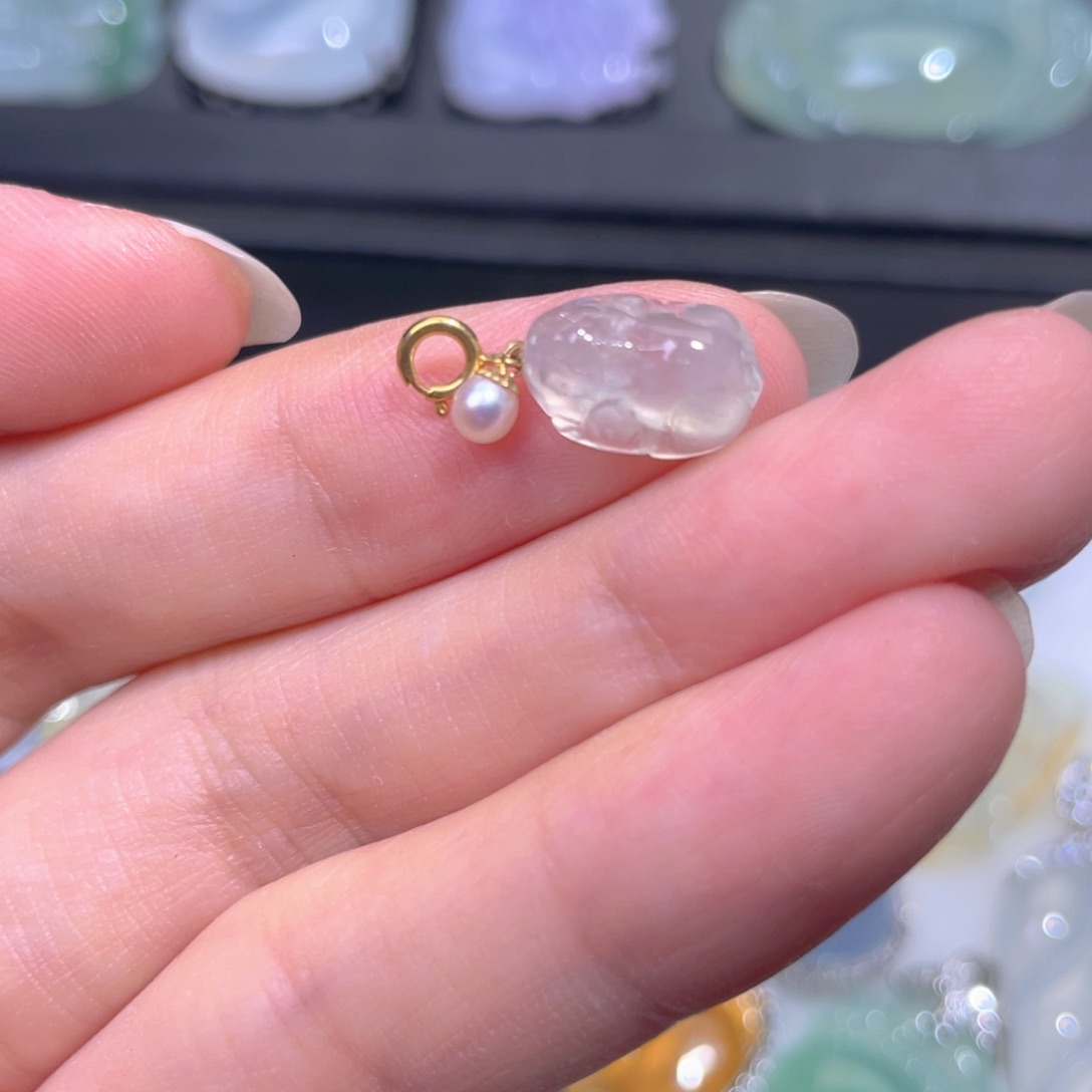 颈饰18K金镶嵌翡翠翡翠