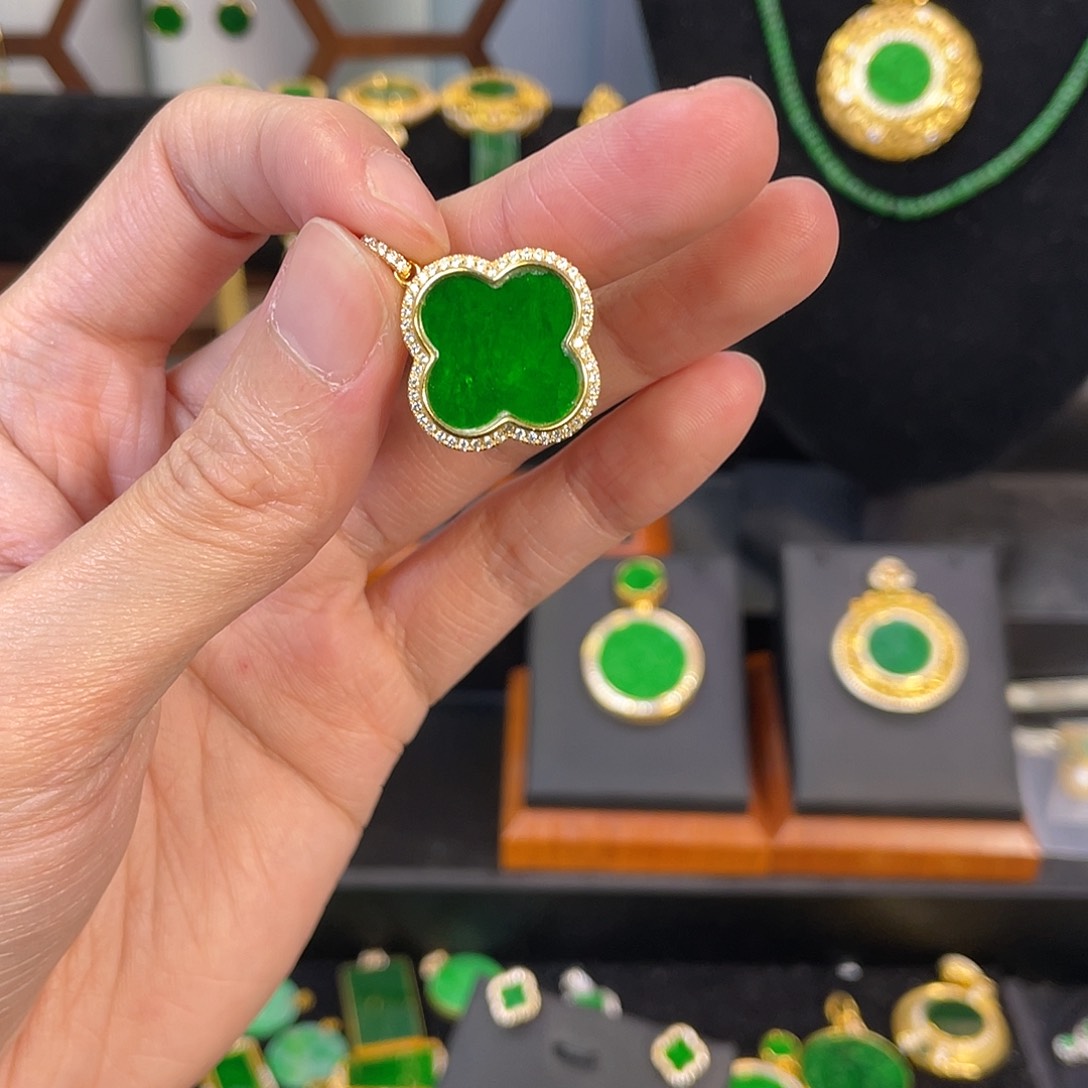 翡翠吊坠(赠链)银S925镀金镶嵌