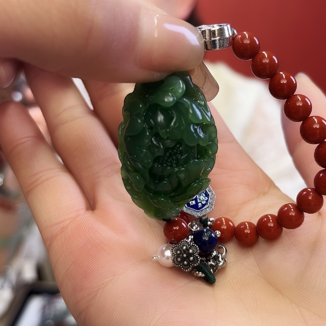 和田玉（碧玉）手链未镶嵌牡丹