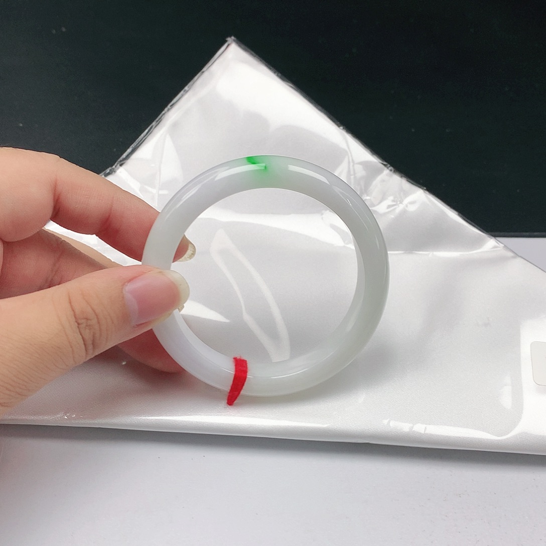 翡翠手镯未镶嵌翡翠329