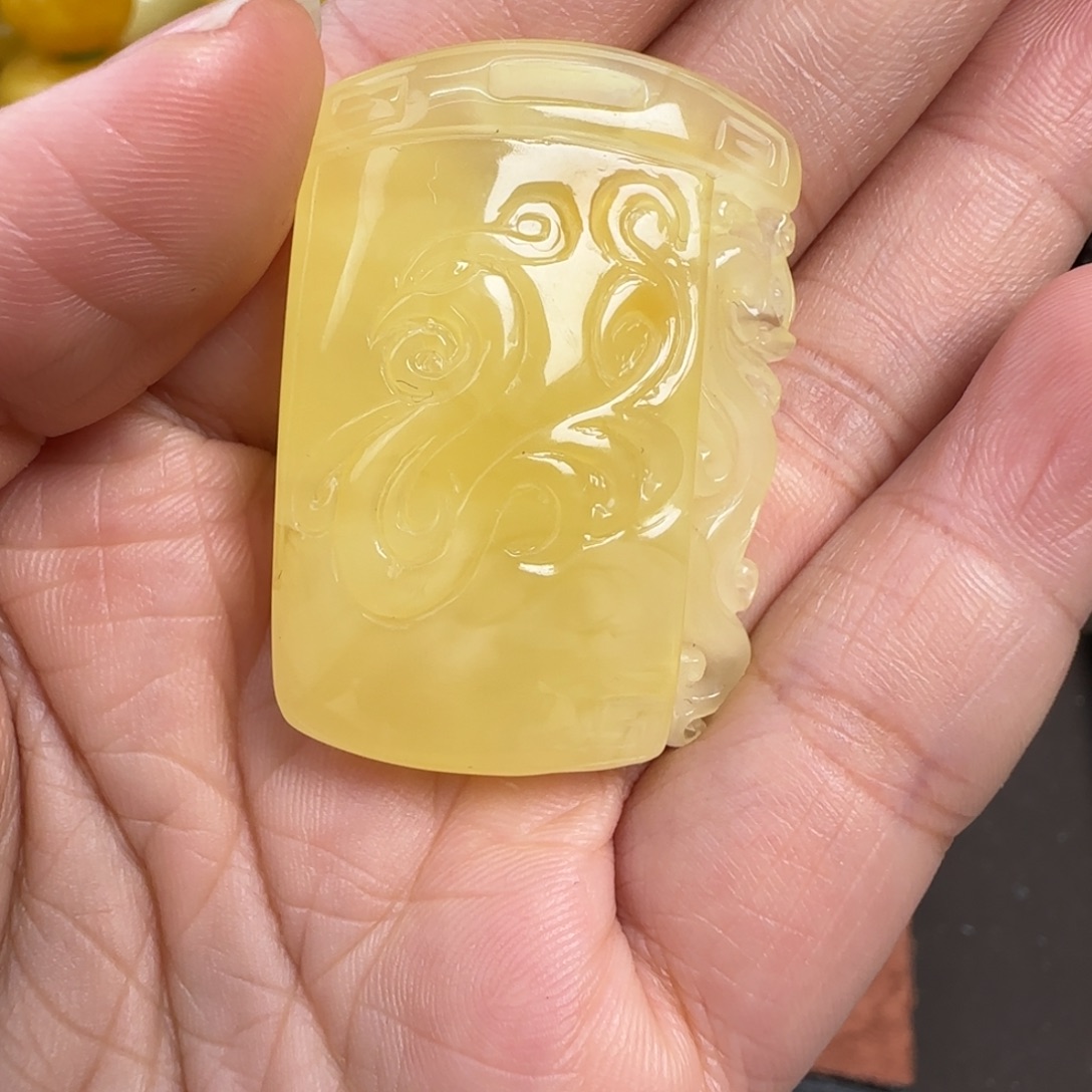 蜜蜡未镶嵌珠宝奇石