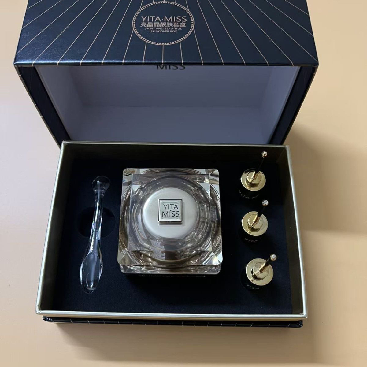 YITAMISS鎏金多肽奢宠养肤贵妇改善靓肤霜30g+3ml*3支精华液