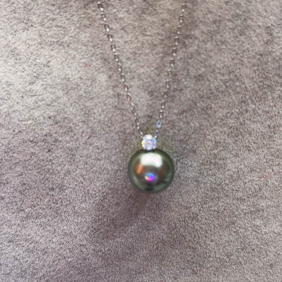 18K金镶嵌海水珍珠颈饰