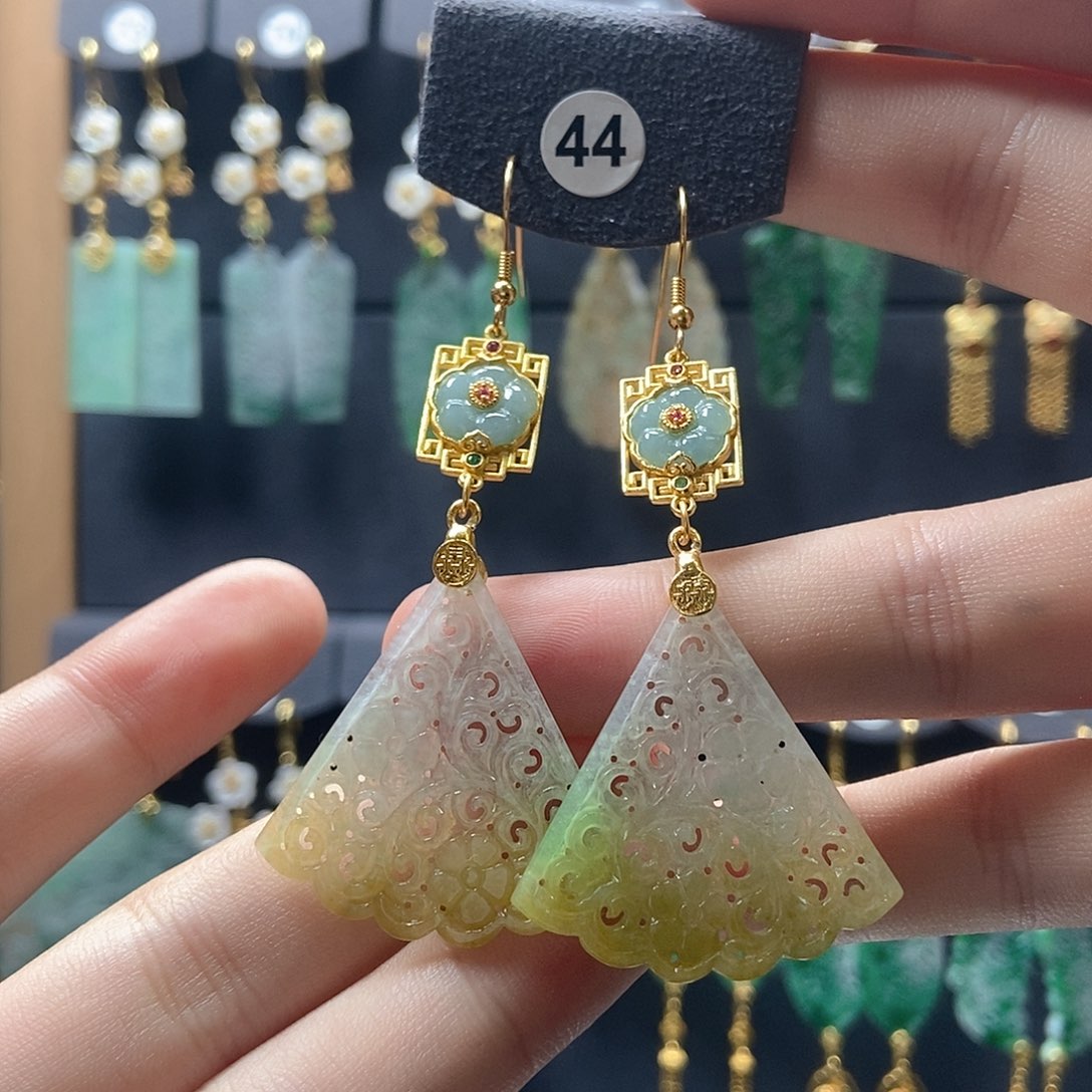 翡翠未镶嵌耳饰翡翠