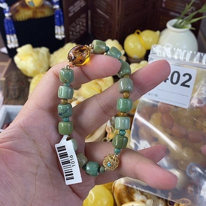 蜜蜡未镶嵌珠宝奇石