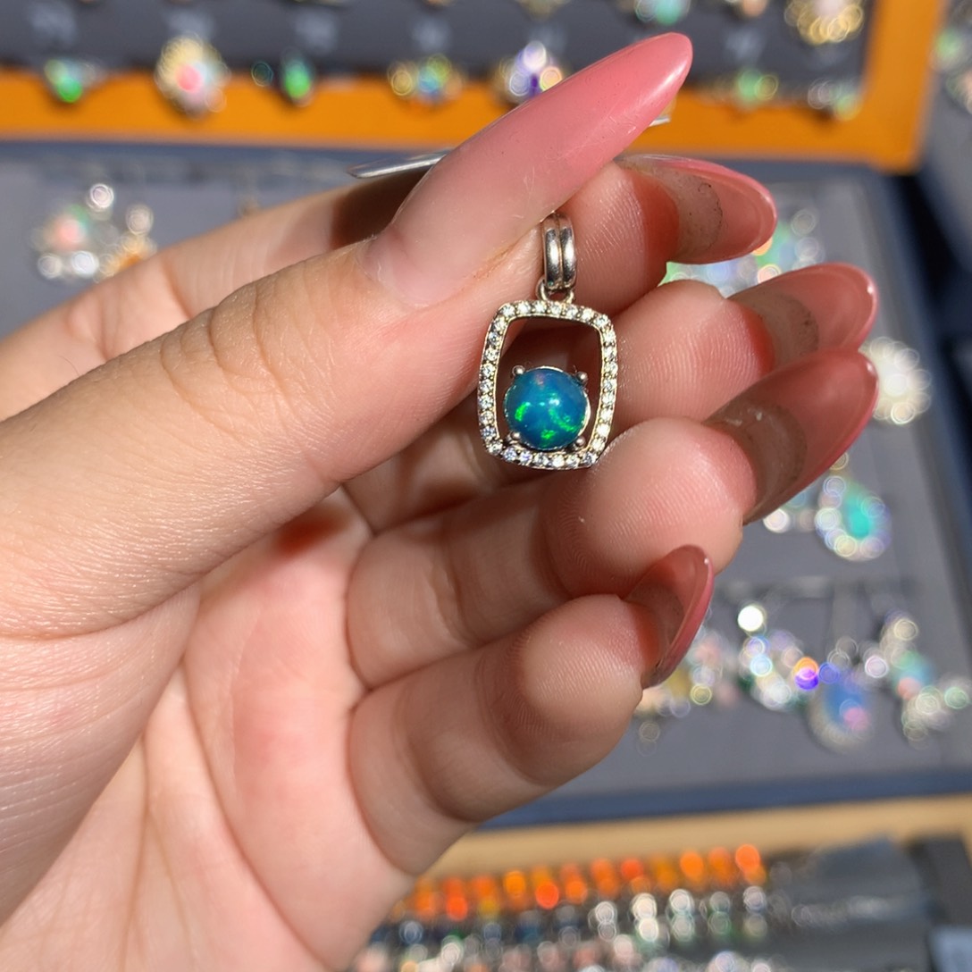 银S925镶嵌欧泊欧泊福利吊坠l