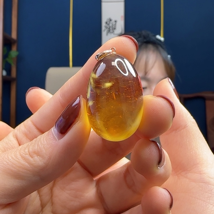 蜜蜡吊坠(赠链)18K金镶嵌