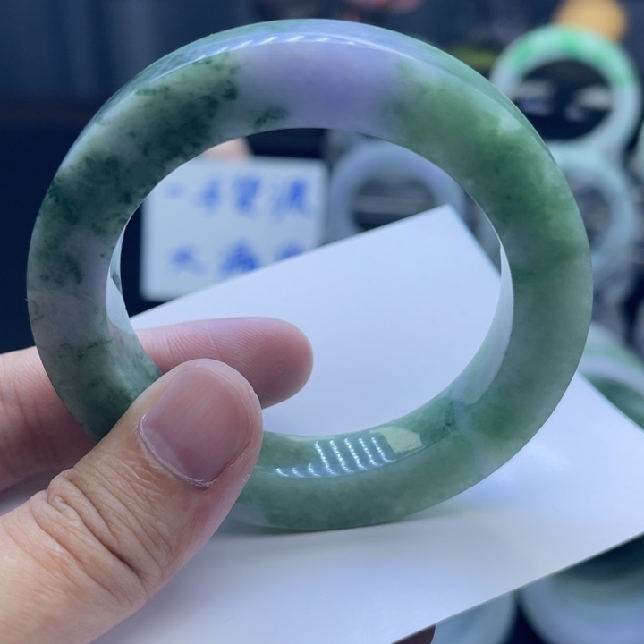 定制翡翠未镶嵌手镯
