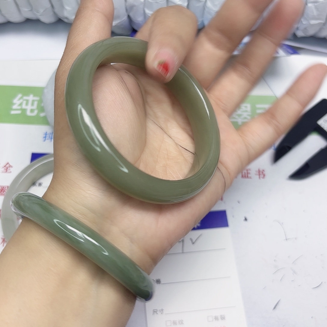 石英质玉未镶嵌手镯92/6059