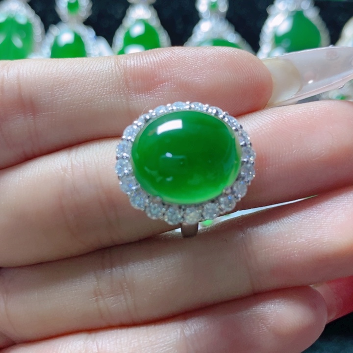 翡翠颈饰18K金镶嵌