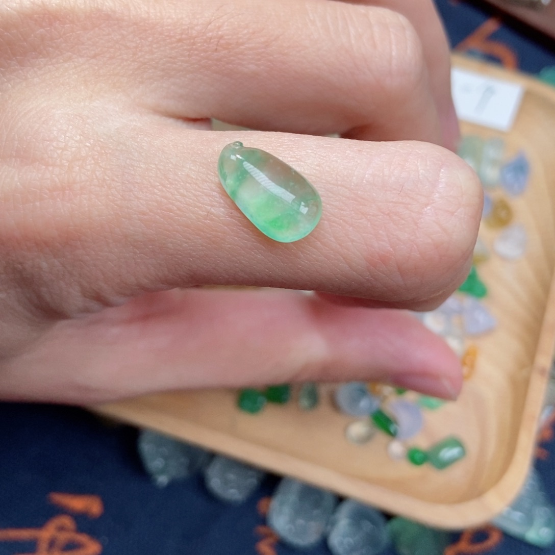 翡翠颈饰未镶嵌平**乐翡翠