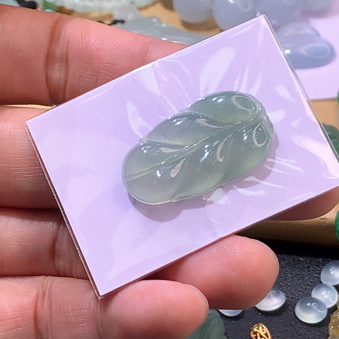 颈饰未镶嵌翡翠挂件