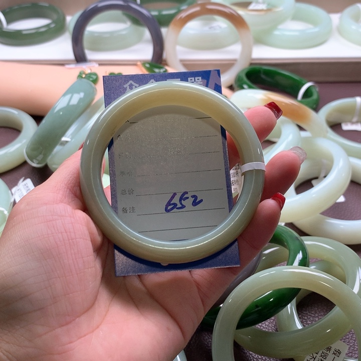 和田玉手镯60未镶嵌