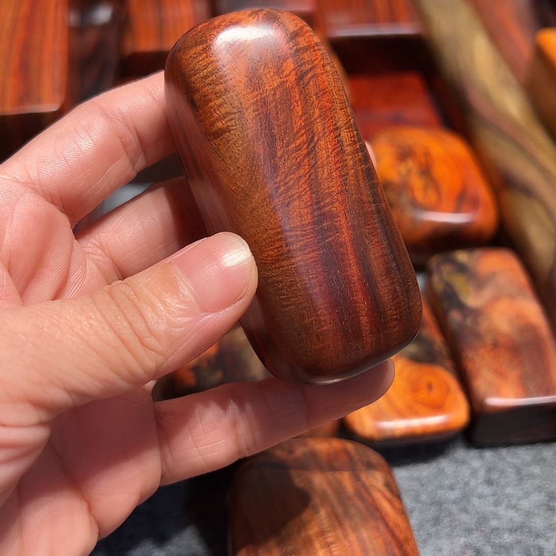 W***哥交趾黄檀（大红酸枝）