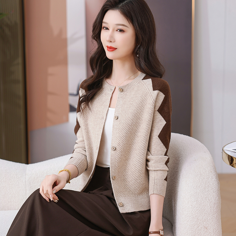 拼色圆领秋季新款针织开衫宽松百搭时尚气质长袖洋气设计感女装  