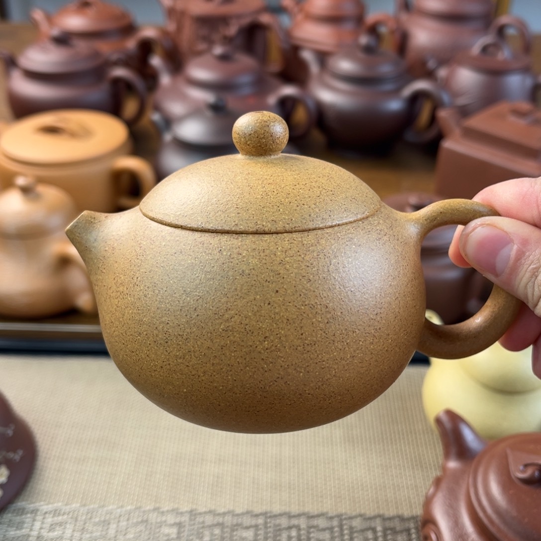 紫砂茶壶手工制作工艺精湛