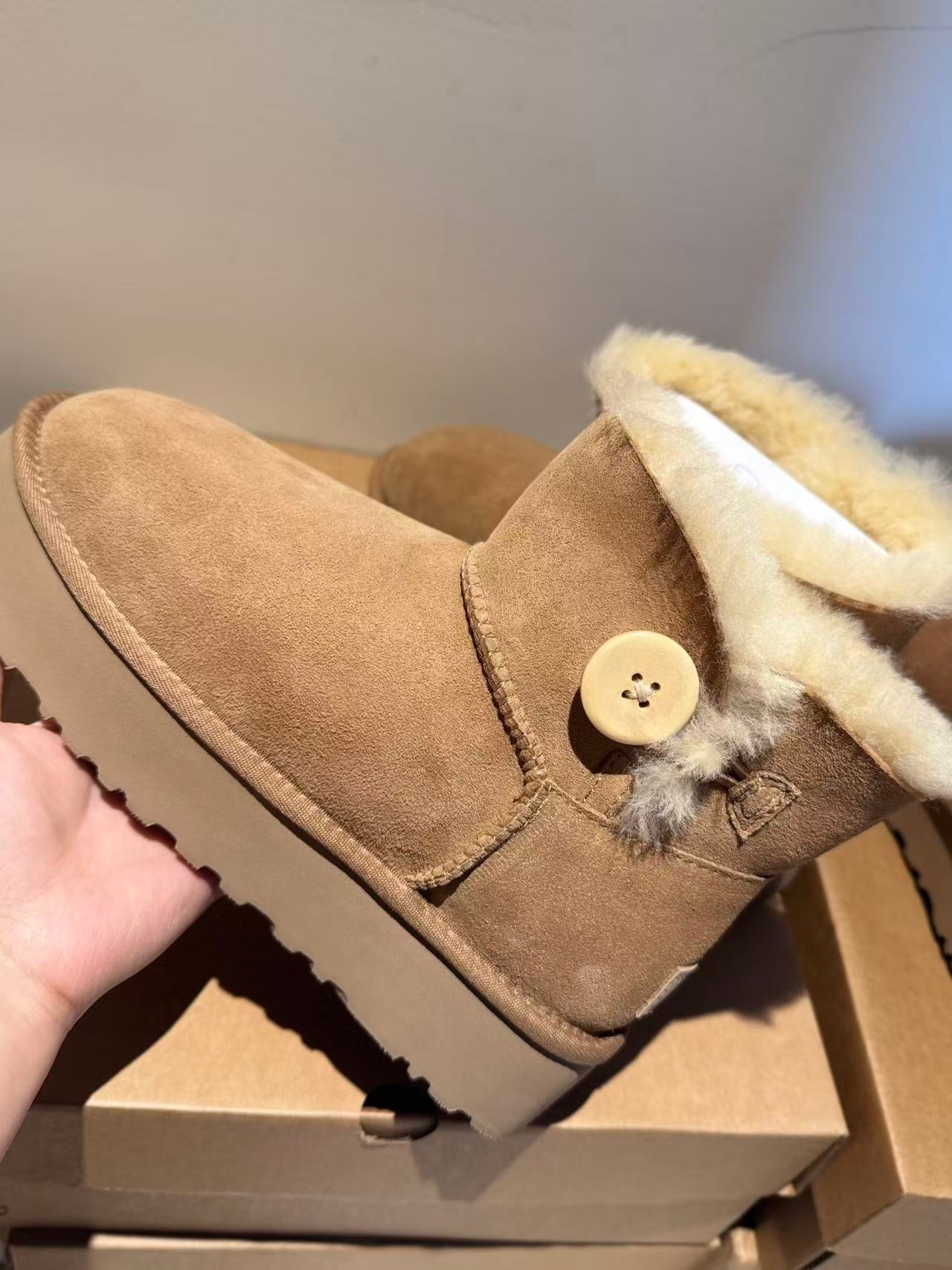 桑坡2025冬季木扣雪地靴加厚保暖防滑轻便舒适百搭