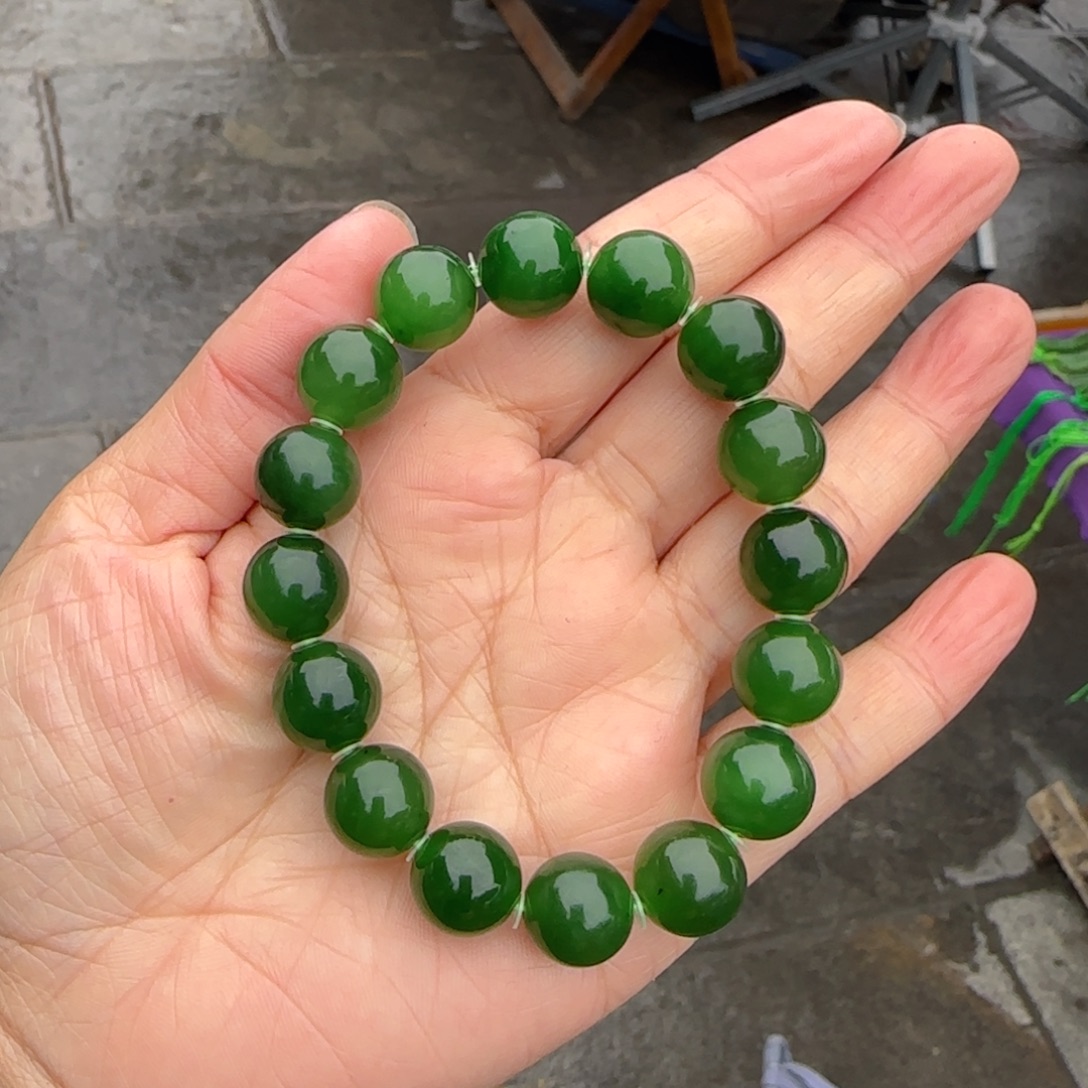 和田玉未镶嵌颈饰卡13辣阳绿老坑料